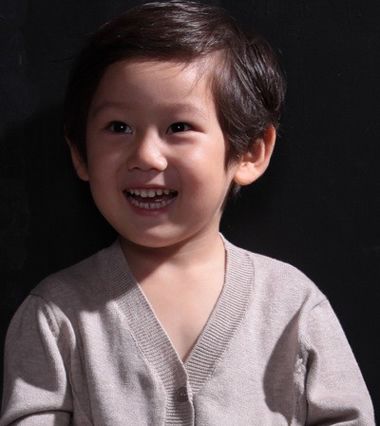 小男孩蘑菇头超帅发型,10至15岁男孩最酷发型不烫锅盖