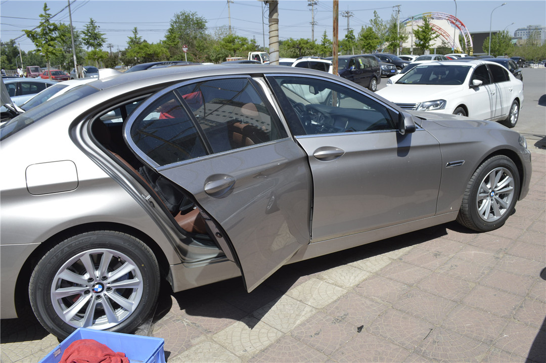 宝马nbt中控屏幕有哪两款,宝马nbt主机中控旋钮