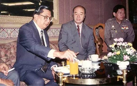 用套套挽救770万人生命！这个75岁泰国老头做到了！