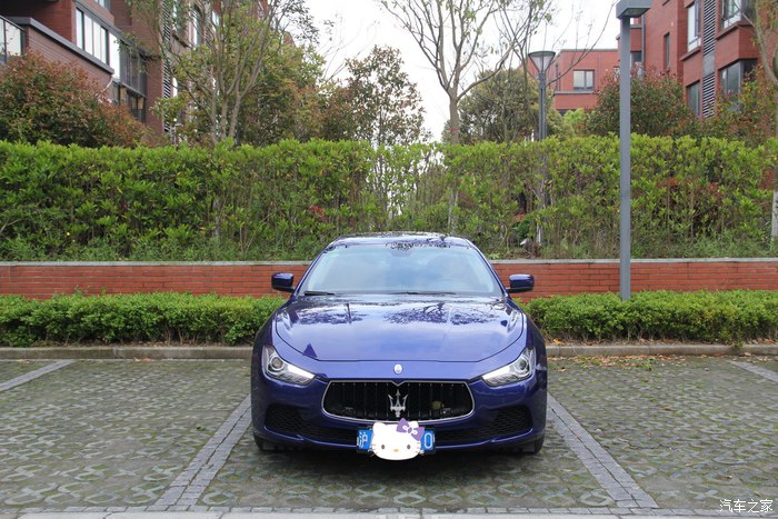 美女开玛莎拉蒂高速实拍原声视频,女车主提车