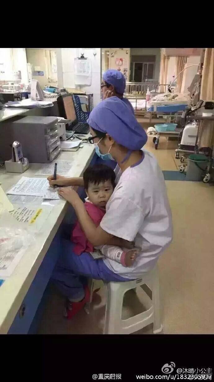 奇案再现存折里十万元离奇失踪,百元大钞从天而降是什么情况