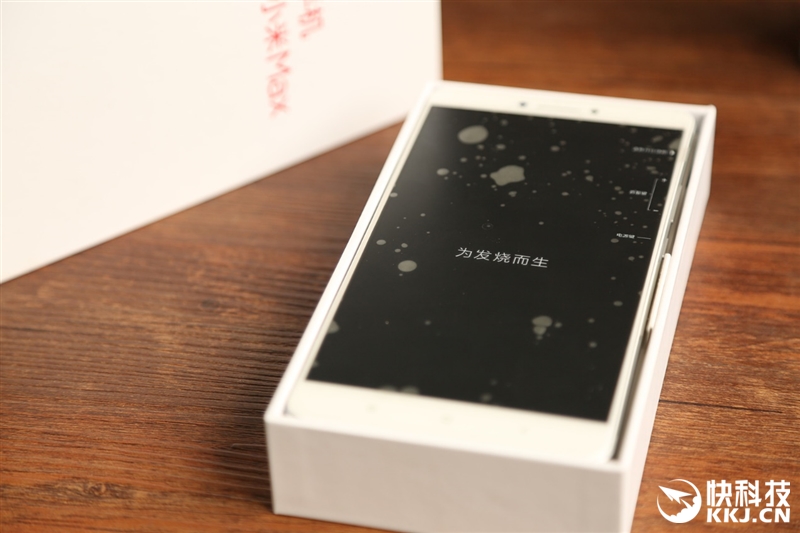 6.44寸黄金大屏！小米Max深度评测：续航惊人