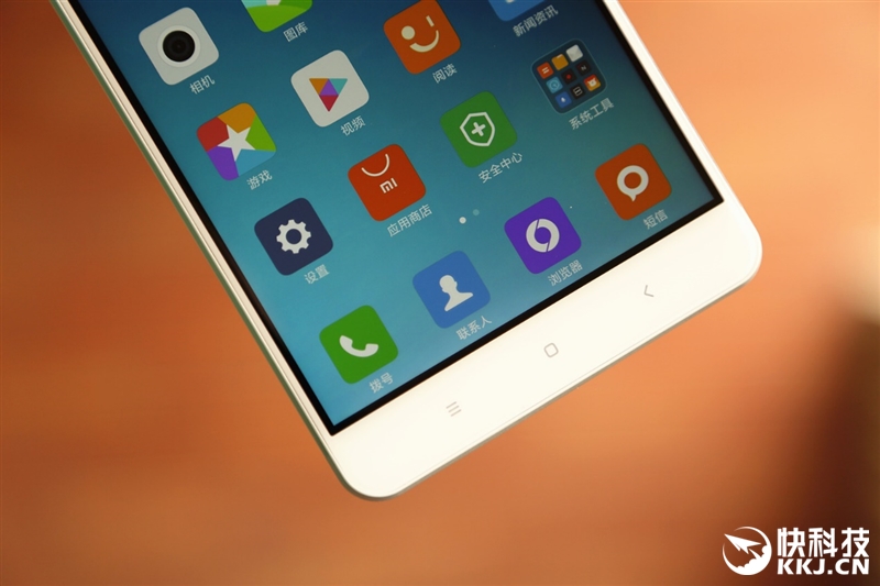 6.44寸黄金大屏！小米Max深度评测：续航惊人