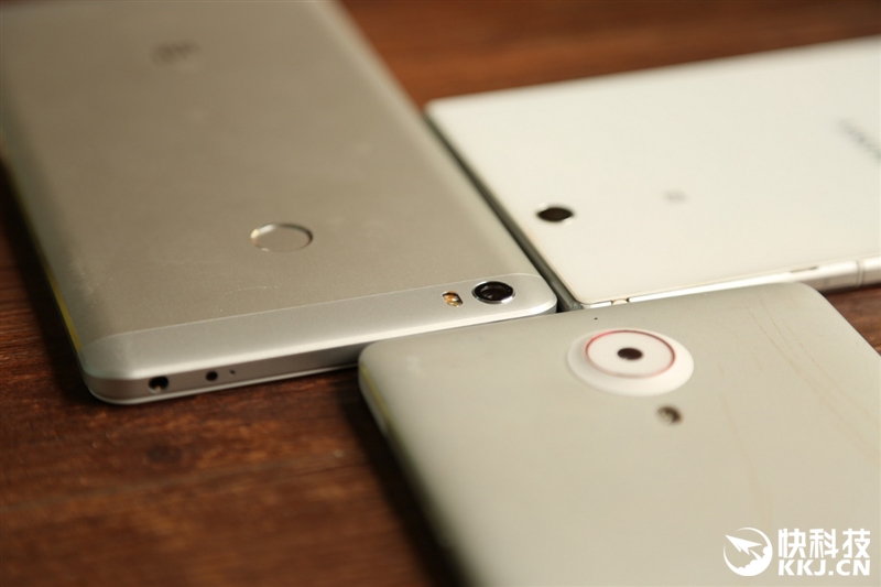 6.44寸黄金大屏！小米Max深度评测：续航惊人