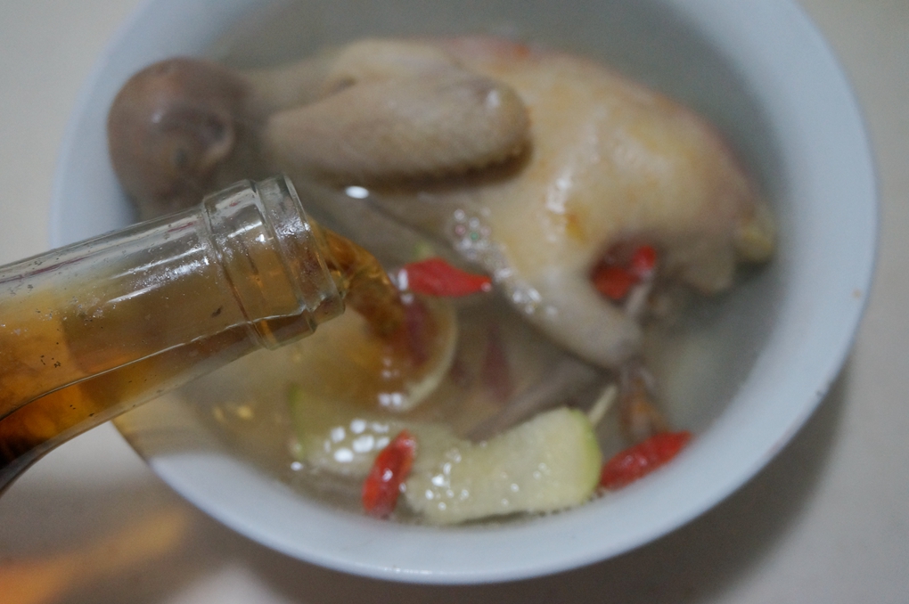 今天我狠狠心买了一只鸽子，终于知道为什么鸽子汤这么受欢迎了！