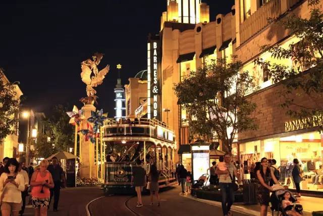 警惕：特色小镇建设应因地制宜量力而行，避免一哄而上造成烂尾工程