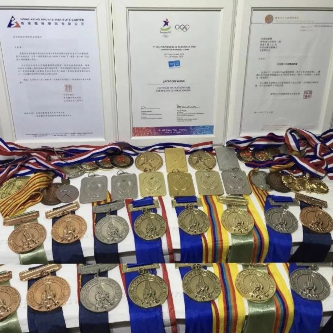 张艺兴告诉你努力的样子,张艺兴的座右铭是越努力越幸运吗