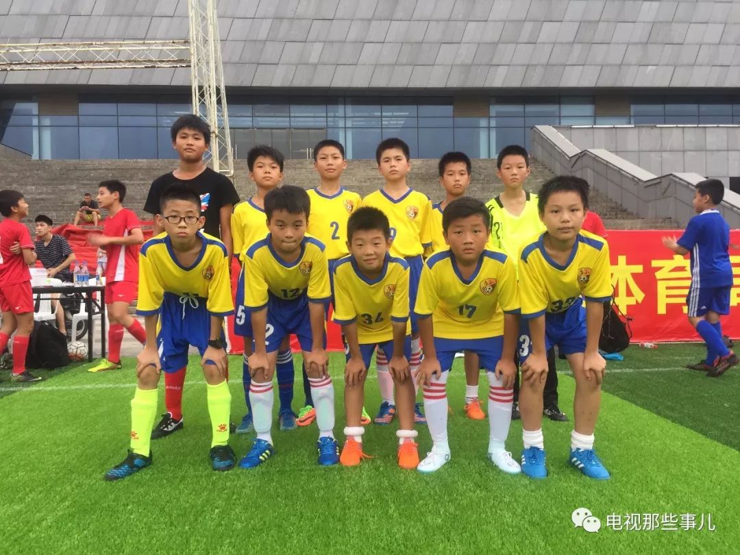 无足球不精彩,无球赛不青春