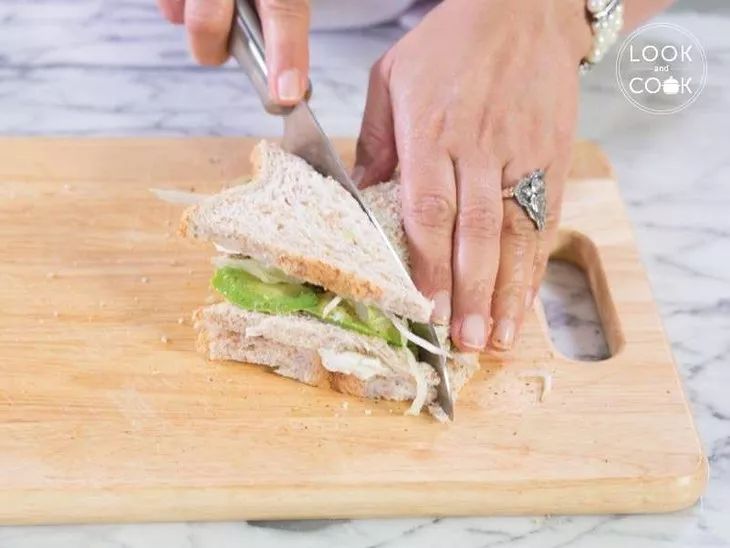 乐活家｜再有人种草早餐机有多炫，我就拿这张烤糊的三明治给她看