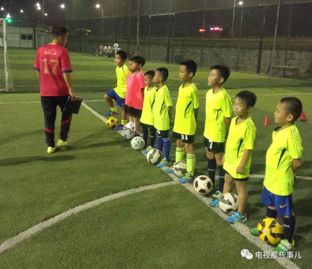 无足球不精彩,无球赛不青春