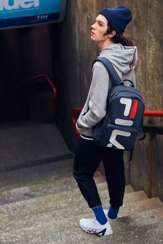 来，考考你｜知道李宇春膝盖上绑着的东西叫什么吗？