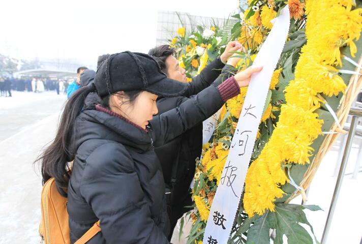 冯莹追悼会,脑瘤女孩冯莹的追悼会现场