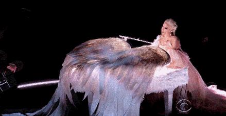 ladygaga和蕾哈娜谁更火,rihanna蕾哈娜和ladygaga