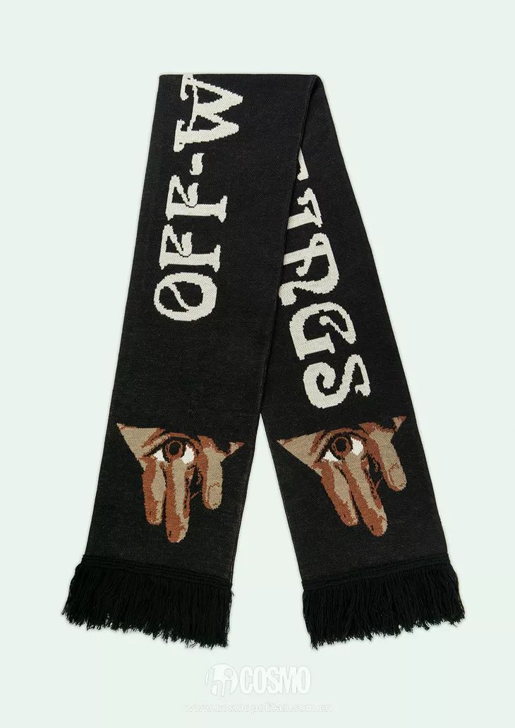 时髦办｜还不知道它？你和时髦之间只差一条印字围巾的距离