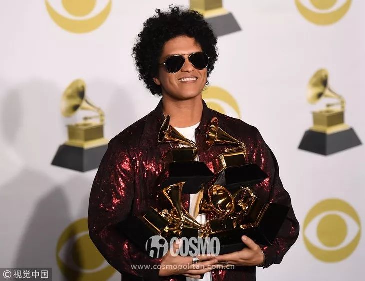 ladygaga和蕾哈娜谁更火,rihanna蕾哈娜和ladygaga