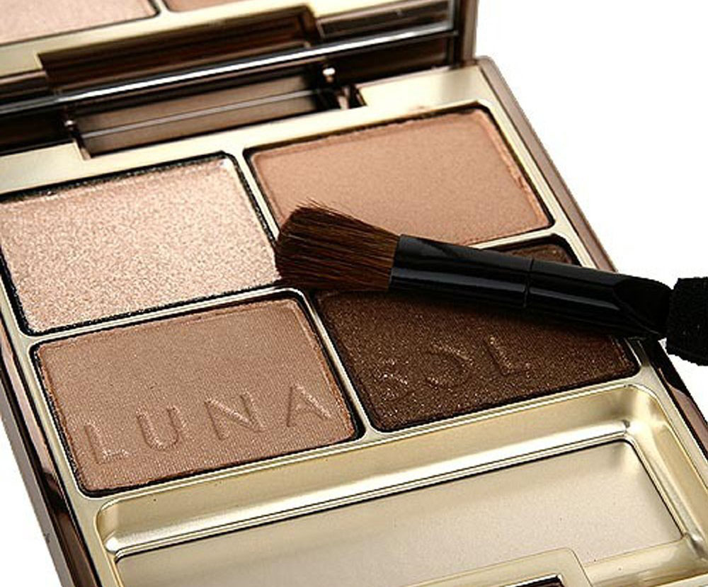 适合新年的简单妆容教程,新年妆容从底妆开始的教程