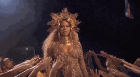 ladygaga和蕾哈娜谁更火,rihanna蕾哈娜和ladygaga