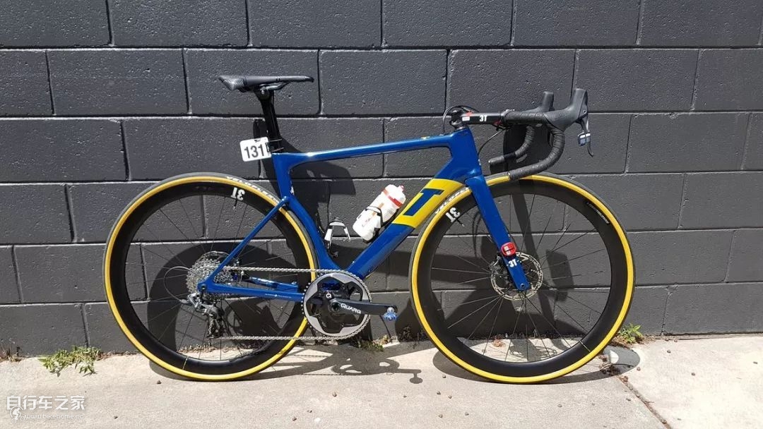 水蓝车队向世人证明单盘公路征战世巡赛能力