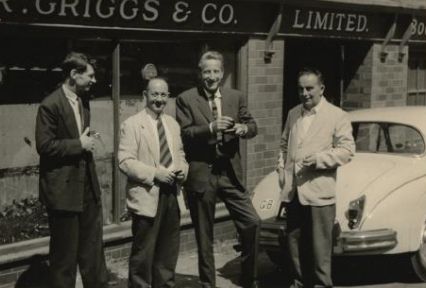 一穿就是35年的t恤,一穿就是30年的军服