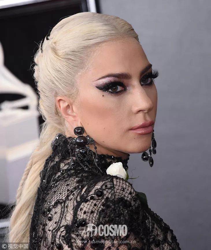 ladygaga和蕾哈娜谁更火,rihanna蕾哈娜和ladygaga