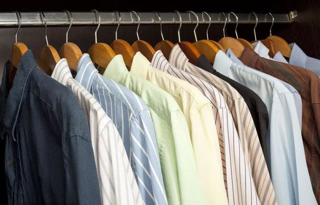 男士穿衬衫帅不帅,年轻男人穿什么正装衬衫