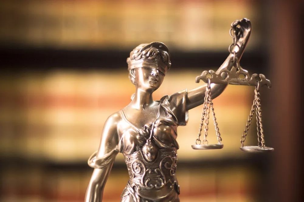 使女的故事讽刺了什么,使女的故事反乌托邦