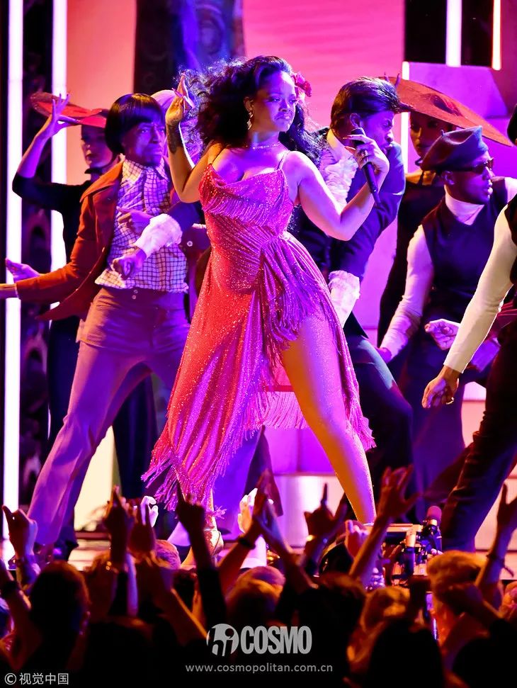 ladygaga和蕾哈娜谁更火,rihanna蕾哈娜和ladygaga