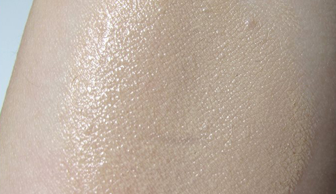 适合新年的简单妆容教程,新年妆容从底妆开始的教程