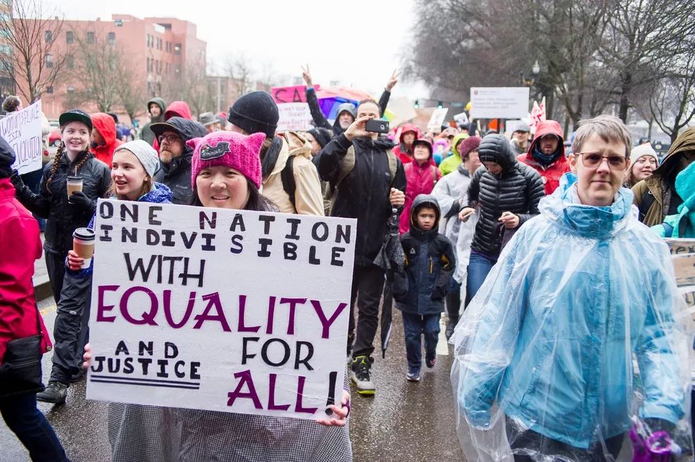 使女的故事讽刺了什么,使女的故事反乌托邦