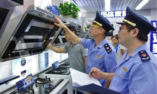 阿迪达斯蔻驰,蔻驰耐克