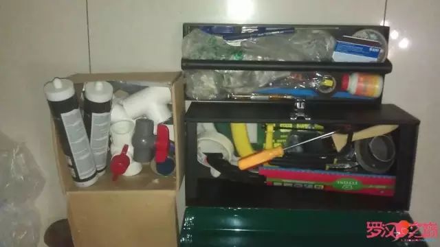 开局只有一万块钱,开局3000块装备全靠捡