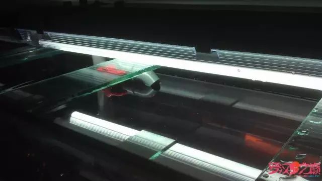 开局只有一万块钱,开局3000块装备全靠捡