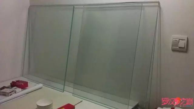 开局只有一万块钱,开局3000块装备全靠捡