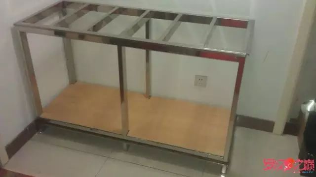 开局只有一万块钱,开局3000块装备全靠捡