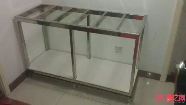 开局只有一万块钱,开局3000块装备全靠捡