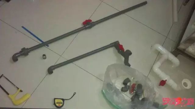 开局只有一万块钱,开局3000块装备全靠捡