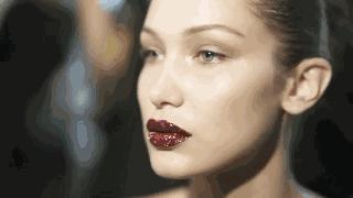 日日这口红也太美了吧！年会我也要这么涂