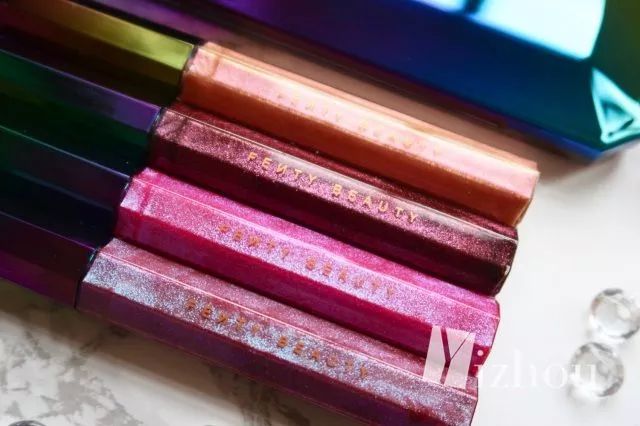 日日这口红也太美了吧！年会我也要这么涂