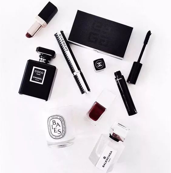 新的一年梳妆台也要断舍离，从此开启开挂般的人生！