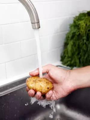 男士眼部补水抗皱去黑眼圈,男士护肤去皱纹去黑眼圈