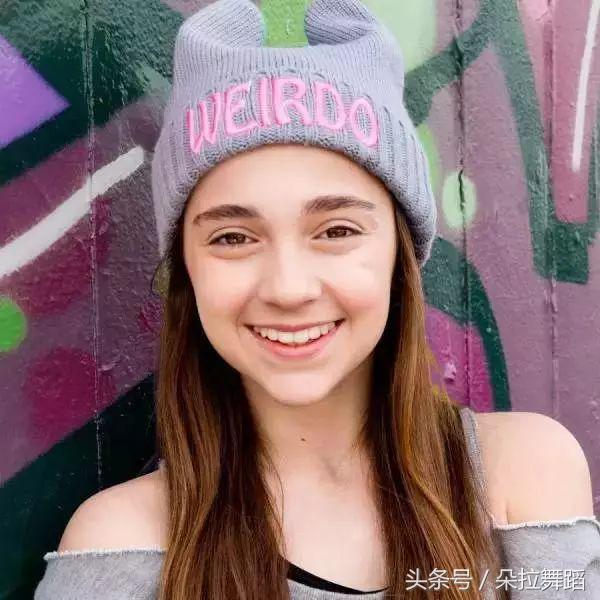 想代言耐克紧身裤，要够酷、还要会跳舞！不信你看她