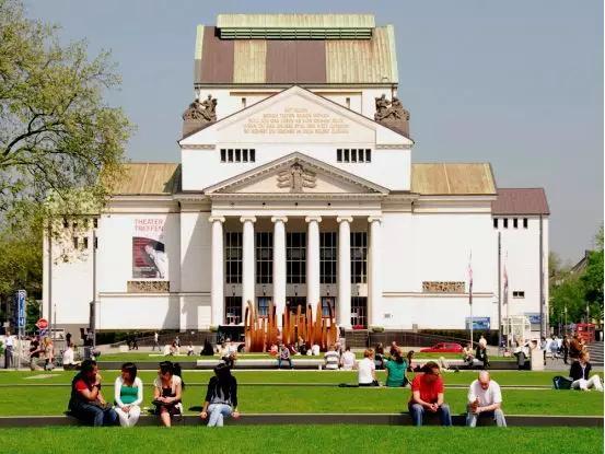 德国杜伊斯堡大学留学费用,德国普福尔茨海姆大学留学