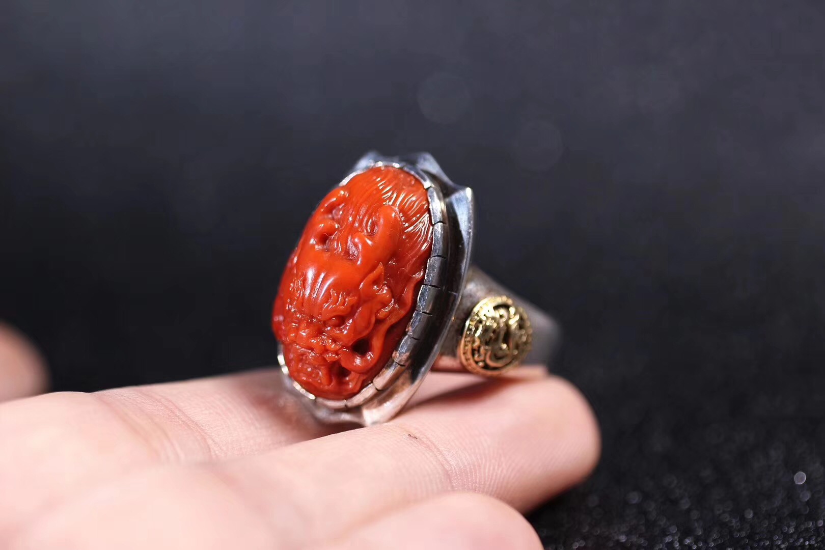 北工牙雕大师作品,喀什纯黄铜手工制作戒指