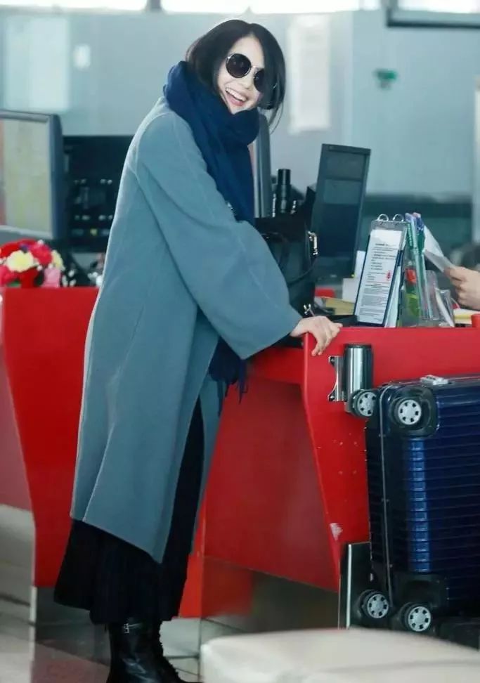 杨幂studios围巾,杨幂同款毛衣acnestudios