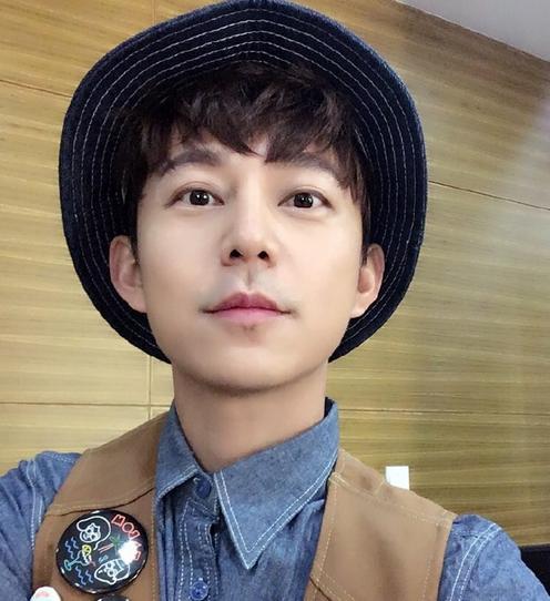 何炅年薪,何炅年薪多少