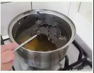 锅具烧焦烧糊了怎么办?简单两步让锅具干净如初!速速围观!