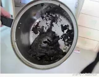 锅具烧焦烧糊了怎么办?简单两步让锅具干净如初!速速围观!
