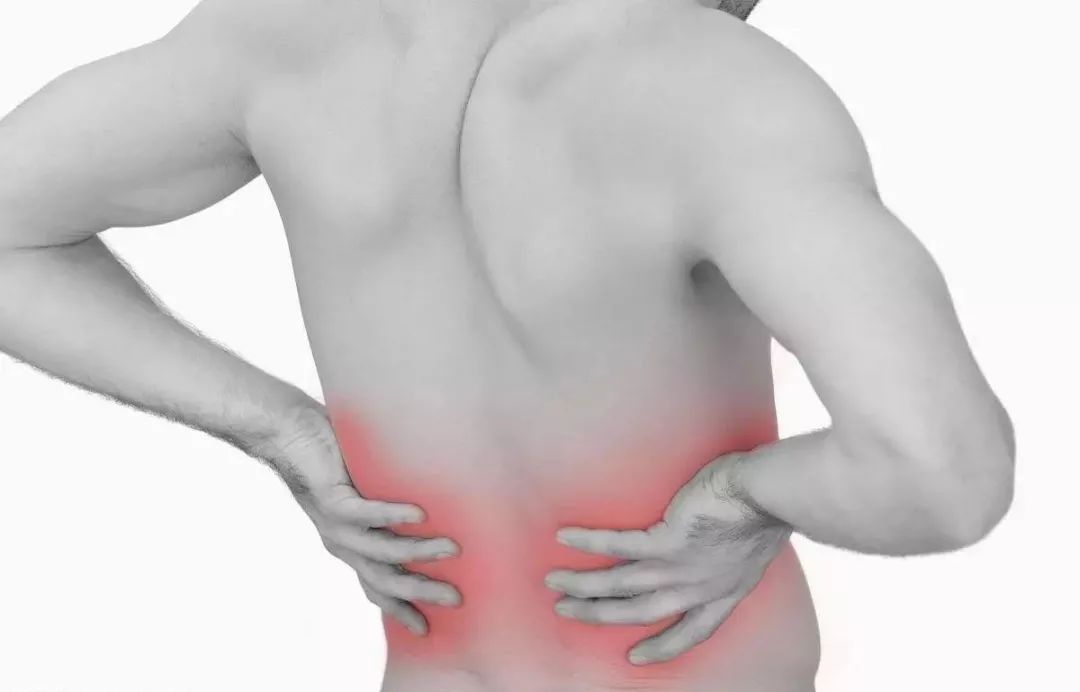 打完篮球腰痛过一天就好了,打完篮球腰痛