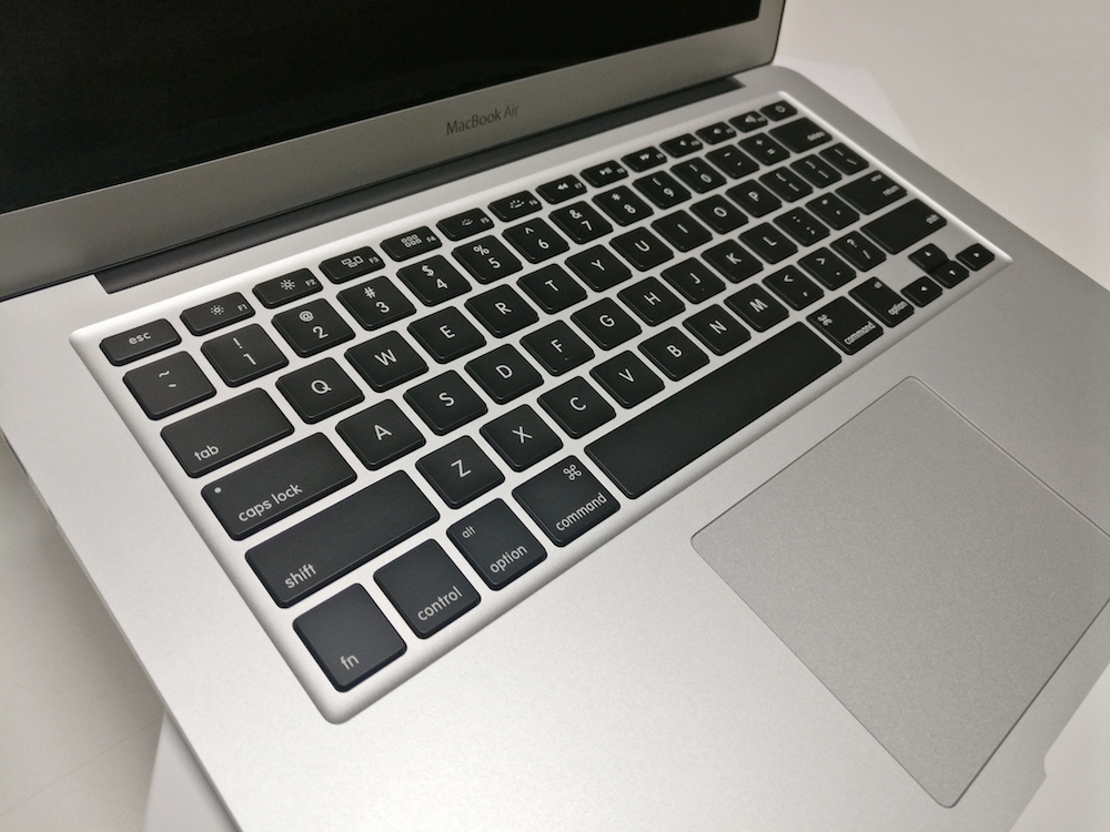买macbookairm2还是20款prom1,买macbookair好还是imac