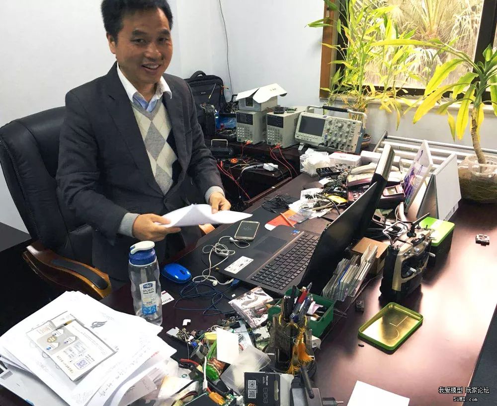 潜入秘密基地被发现,潜入工厂内部调查